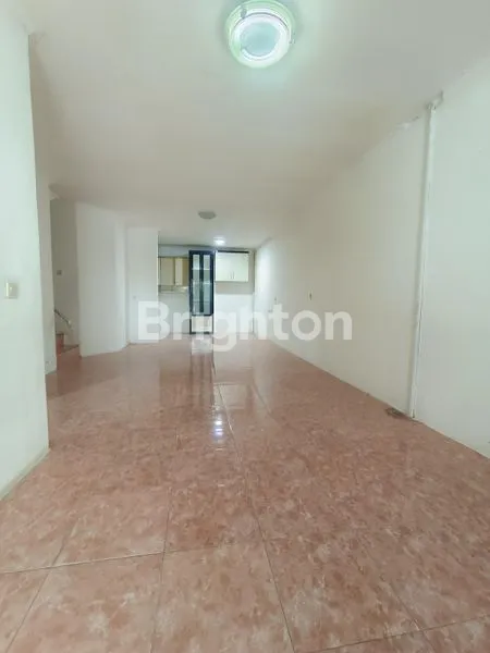 image JUAL CEPAT RUMAH MURAH 2 1/2 LANTAI DI MUARA KARANG JAKARTA UTARA (2)