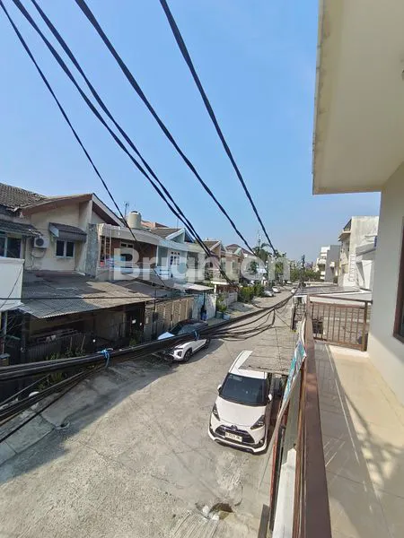 image JUAL CEPAT RUMAH MURAH 2 1/2 LANTAI DI MUARA KARANG JAKARTA UTARA (7)