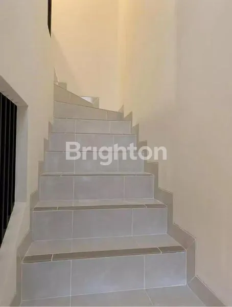 image DISEWAKAN RUMAH MARTINEZ GADING SERPONG  (8)