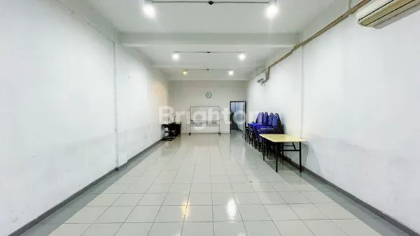 image HARUS TERJUAL CEPAT..!!!RUKO 3 LANTAI DI JALAN PUPUTAN RENON  (1)