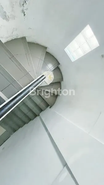 image HARUS TERJUAL CEPAT..!!!RUKO 3 LANTAI DI JALAN PUPUTAN RENON  (3)