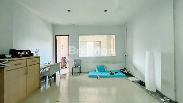 image HARUS TERJUAL CEPAT..!!!RUKO 3 LANTAI DI JALAN PUPUTAN RENON  (4)
