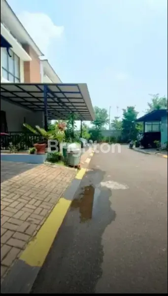 image RUMAH SIAP HUNI BAGUS UNFURNISHED CALLYSTA RESIDENCE GRAHA RAYA BINTARO TANGERANG SELATAN (1)