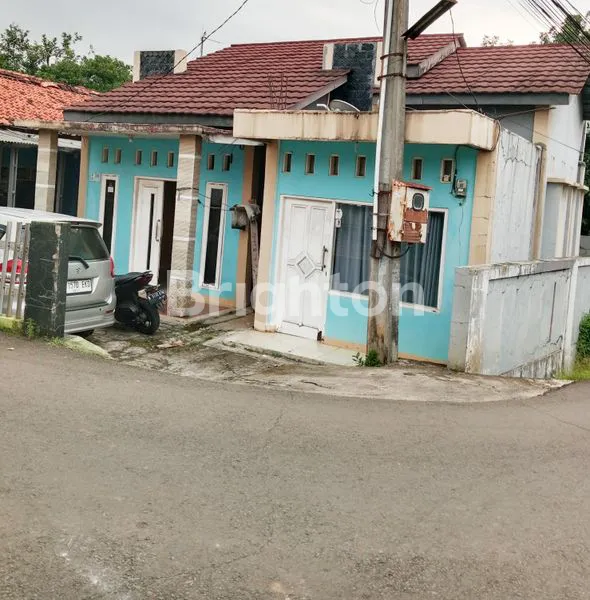 image HUNIAN LAYAK DI DAERAH BERKEMBANG, CIMANGGIS (3)