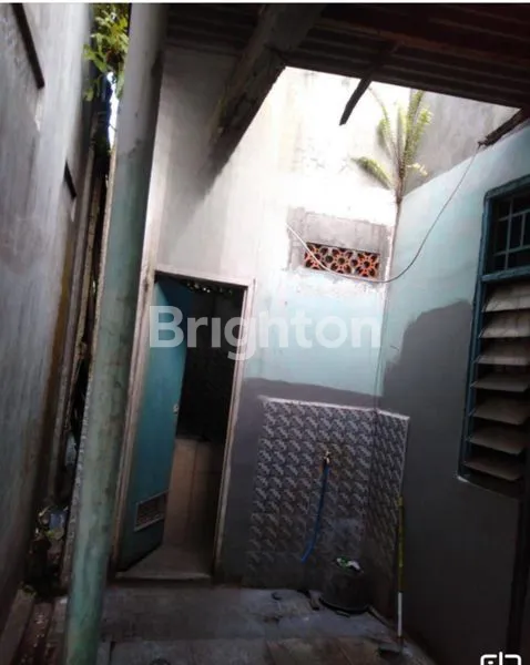 image RUMAH WORKSHOP PINGGIR JALAN RAYA  SEPATAN TANGERANG HITUNG TANAH SAJA  (4)