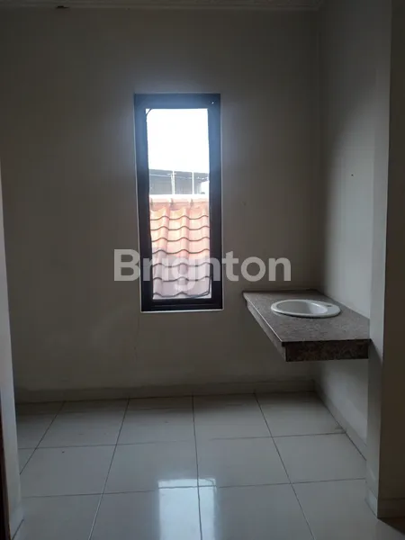 image RUMAH SIAP HUNI DKT KECAMATAN JOHAR BARU STRATEGIS EKONOMIS BISA KOMERSIL (7)