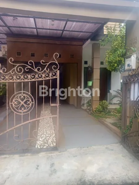 image RUMAH RAPI SIAP HUNI DENGAN LINGKUNGAN ASRI DAN TENANG DI AREA BINTARO  (1)