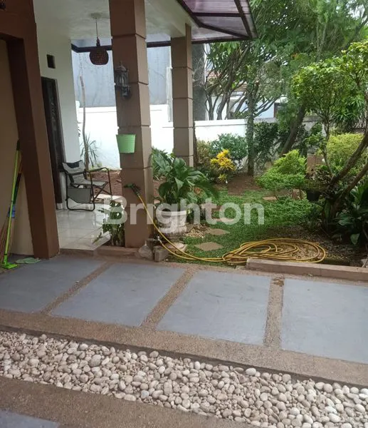 image RUMAH RAPI SIAP HUNI DENGAN LINGKUNGAN ASRI DAN TENANG DI AREA BINTARO  (8)