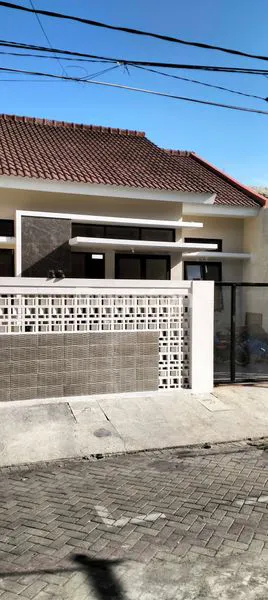 image RUMAH BARU GRESS 1 LANTAI LEBAR 9 DARMO INDAH SURABAYA BARAT  (1)