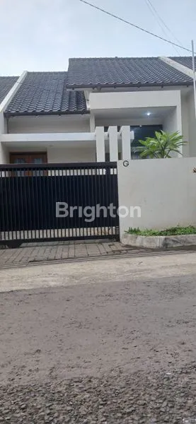 DIJUAL CEPAT/DISEWA RUMAH STRATEGIS MODERN MINIMALIS DI CIJEROKASO, SARIJADI, SUKASARI, BANDUNG