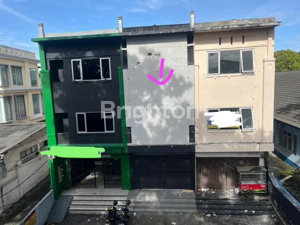 image RUKO AREA CIHAMPELAS BANDUNG: PELUANG EMAS BISNIS DI JANTUNG KOTA MODE! (MENARIK PERHATIAN DENGAN \"PELUANG EMAS\" DAN LOKASI IKONIK) (1)