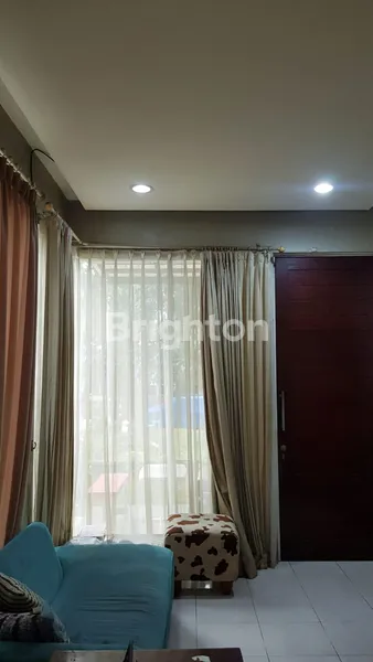 image DIJUAL CEPAT! RUMAH 2 LANTAI DI MAHOGANY RESIDENCE CIBUBUR, LT 200M² – DEKAT TRANS STUDIO MALL & LRT! (5)