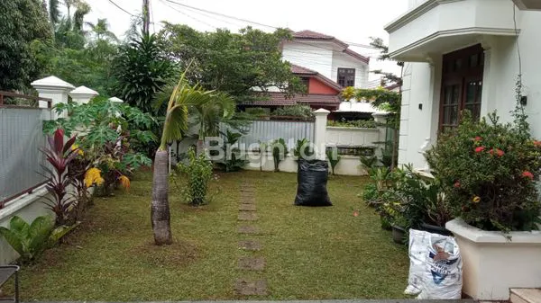 image RUMAH MEWAH 2 LANTAI DI BONA INDAH, JAKARTA SELATAN (6)