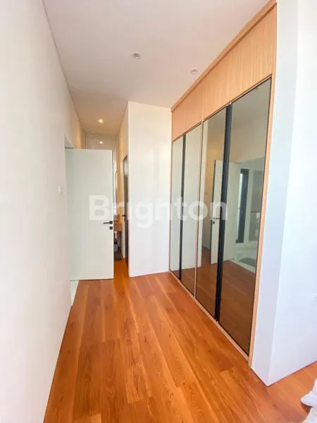 image RUMAH MEWAH 2 LANTAI FULLY FURNISHED DENGAN PRIVATE POOL DI TENGAH KOTA SOLO (5)