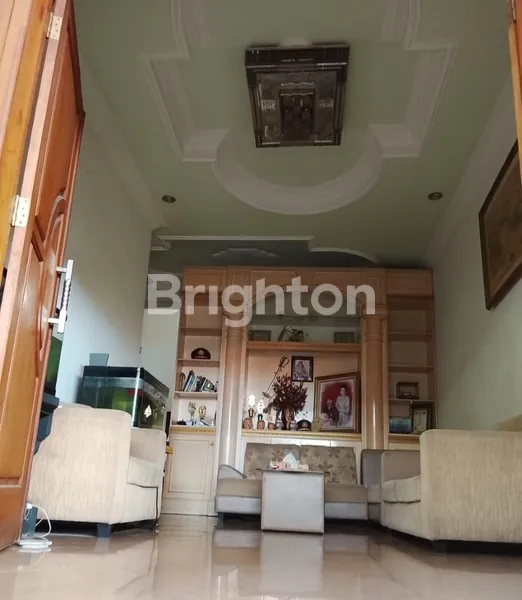 image RAYA MADE UTARA LUAS DENGAN TAMAN GAZEBO DIBELAKANG RUMAH DAN TOKO (6)