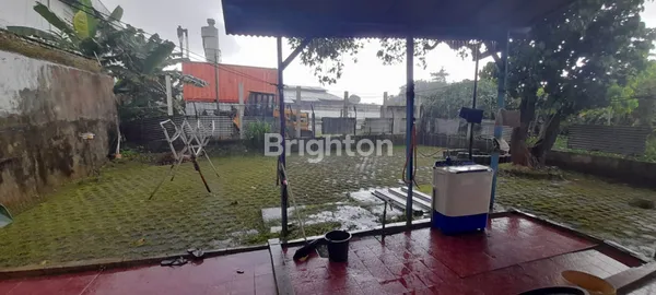 image JUAL RUMAH HALAMAN SANGAT LUAS DI CURUG SANGAT COCOK UNTUK USAHA (3)