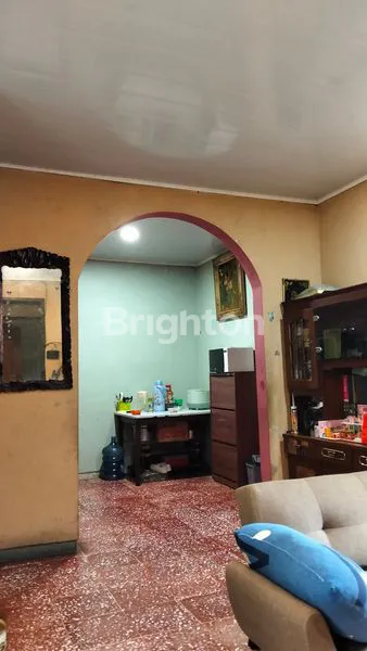 image RUMAH DENGAN HALAMAN LUAS YANG PRODUKTIF DI LENTENG AGUNG (6)