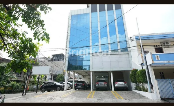 RUKO/GEDUNG 4½ LANTAI, TOMANG, JAKARTA BARAT, ADA LIFT, MUAT ± 12 MBL