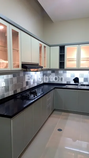 image RUMAH MINIMALIS SIAP HUNI 2 LANTAI DI PAKUWON CITY DEKAT MANYAR DAN GALAXY MALL (8)