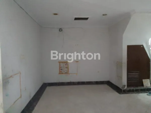 image RUMAH TANJUNG DUREN LOKASI STRATEGIS, JAKARTA BARAT (4)