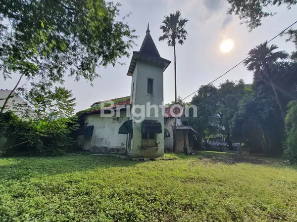 BANGUNAN HARGA TANAH STRATEGIS DI MENTENG