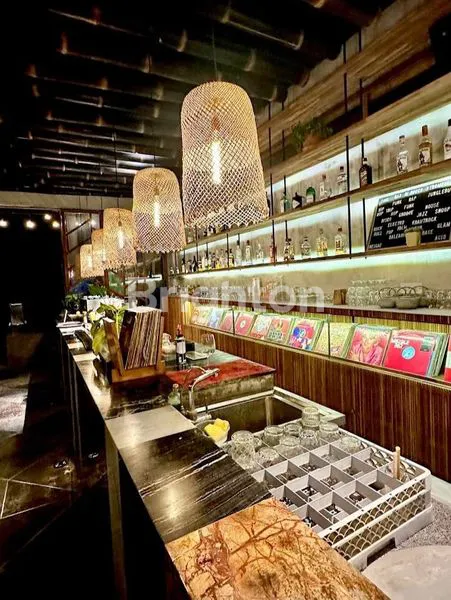 image RESTAURANT 2 LANTAI DENGAN RANCANGAN ARSITEKTUR TERBAIK, PERABOTAN MEWAH SUDAH  LENGKAP TINGGAL LANJUT, BERLOKASI DI UBUD DEKAT BINTANG SUPERMARKET (6)