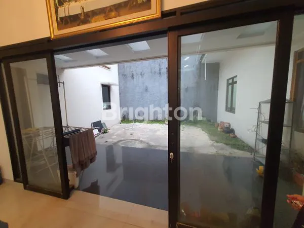 image RUMAH SEMI FURNISHED 240M² LB DEKAT PASKAL HYPERSQUARE (6)