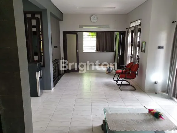 image RUMAH MEWAH DI PAPANDAYAN KOTA SEMARANG ATAS (3)