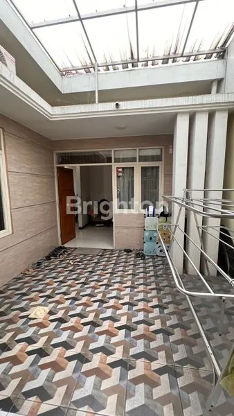 RUMAH MEWAH SIAP HUNI DI JL. KYAI SYAFII MANYAR GRESIK, DEKAT FASILITAS