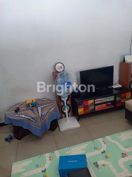 image RUMAH CARPORT DOUBLE SIAP HUNI DI BANYUMANIK (2)