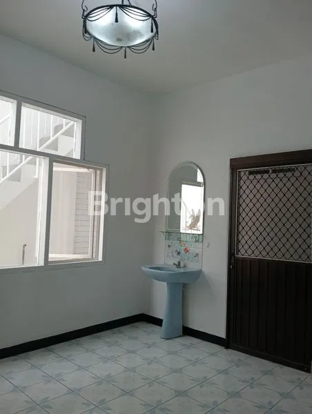 image RUMAH TENANG SEMI-FURNISHED DI KOMPLEKS NYAMAN DHARMAHUSADA INDAH UTARA (6)