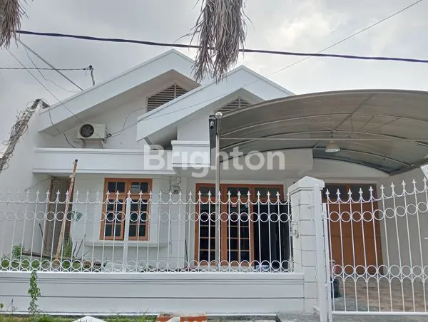 image RUMAH TENANG SEMI-FURNISHED DI KOMPLEKS NYAMAN DHARMAHUSADA INDAH UTARA (1)