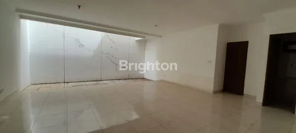 image DI JUAL CEPAT RUMAH 2 LANTAI SIAP HUNI DI GADING KIRANA KELAPA GADING (7)