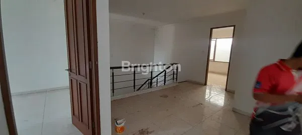 image DI JUAL CEPAT RUMAH 2 LANTAI SIAP HUNI DI GADING KIRANA KELAPA GADING (5)