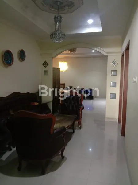 image RUMAH SIAP HUNI 2.5 LANTAI DI METLAND JAKTIM (5)