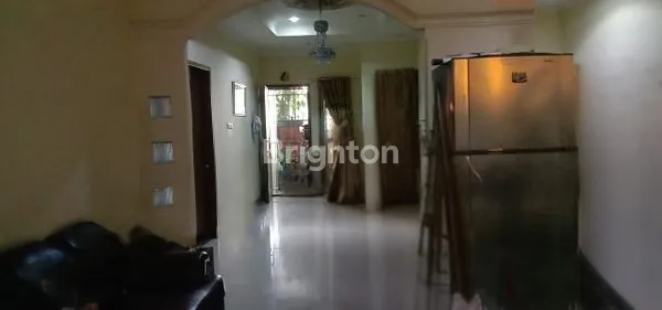 image RUMAH SIAP HUNI 2.5 LANTAI DI METLAND JAKTIM (6)