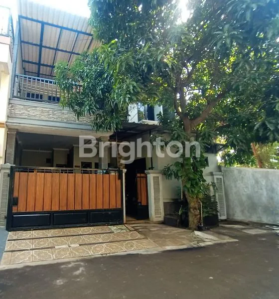 image RUMAH SIAP HUNI 2.5 LANTAI DI METLAND JAKTIM (1)