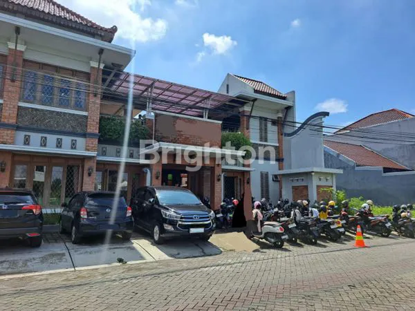 SEWA / JUA. ...RUMAH USAHA 2 LANTAI DI SOLO BARU, LT 360M²