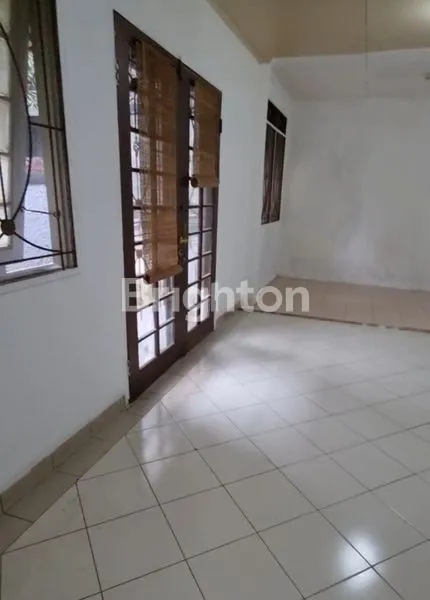 image RUMAH NUANSA JEPANG DI SENTUL CITY (3)