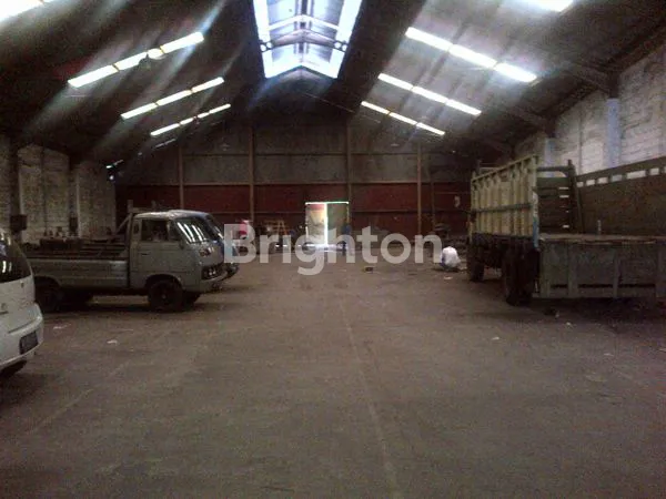 image GUDANG PREMIUM 1100M² + KANTOR 2 LANTAI DEKAT TERMINAL JOMBOR (4)