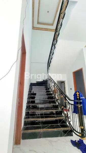 image JUAL RUMAH MANYAR REJO (5)