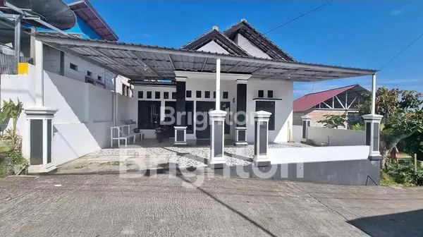 image RUMAH DI JUAL BESERTA ISI PERABOTNYA (1)