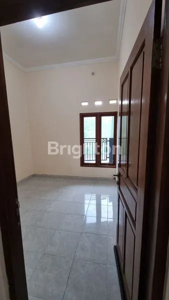 image RUMAH SIAP HUNI LINGKUNGAN PERUMAHAN LOKASI DEKAT MALL AMBARRUKMO PLAZA (5)