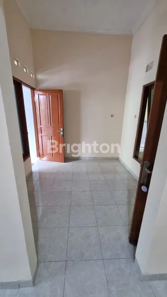 image RUMAH SIAP HUNI LINGKUNGAN PERUMAHAN LOKASI DEKAT MALL AMBARRUKMO PLAZA (3)
