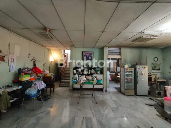 image DIJUAL RUMAH BESAR DI KEBON JERUK, LUAS, DEKAT JALAN RAYA (4)