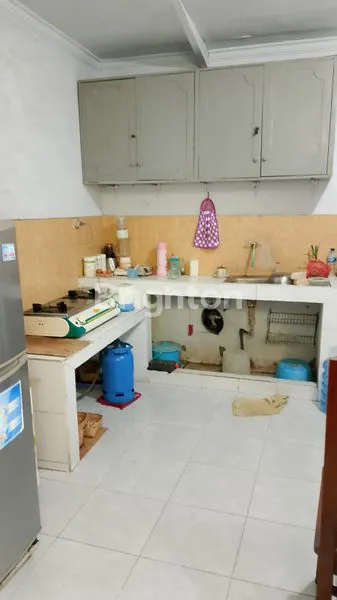 image RUMAH 2 LANTAI (RUMAH TINGGAL & USAHA) DI SURABAYA TIMUR (4)