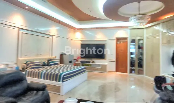 image RUMAH SULTAN BANDUNG 3 LANTAI, KOLAM RENANG, BASEMENT, RUANG FITNESS, RUANG KARAOKE.SEMI FURNISH PREMIUM (7)