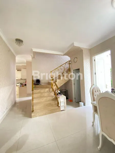 image RUMAH ASRI 2 LANTAI MONTANA CANDI GOLF JANGLI SEMARANG (5)