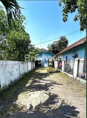 image RUMAH TEPI JALAN LOKASI STRATEGIS DI KOTA KUDUS JAWA TENGAH (3)