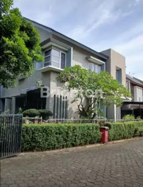 image RUMAH HOEK ASRI DI BAMBU APUS JAKARTA TIMUR (8)